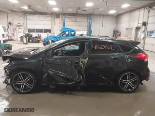 2015 Ford Focus ST with VIN 1FADP3L90FL305407, listed as a IAAI auction lot 41508693 with 172,191 mi miles. Bid and sale history available at carsss.com. Image 15.