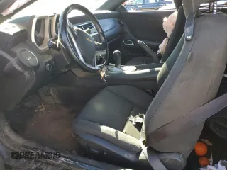 2014 Chevrolet Camaro LT z VIN 2G1FB1E38E9228007, wystawiony jako Copart lot #46190045 z przebiegiem 122 283 mil mil oraz Szkoda całkowita • Salvage title. Historia ofert i sprzedaży dostępna na DreamBid. Obrazek 7.