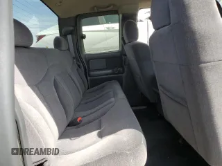 2000 GMC Sierra 2500 SLE z VIN 1GTGK29U1YE324924, wystawiony jako Copart lot #56182795 z przebiegiem 349 358 mil mil oraz Szkoda całkowita • Salvage title. Historia ofert i sprzedaży dostępna na DreamBid. Obrazek 10.
