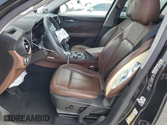 2019 Alfa Romeo Stelvio z VIN ZASPAKAN8K7C49262, wystawiony jako Copart lot #54317625 z przebiegiem Nie podano mil oraz Nie do naprawy • Non repairable. Historia ofert i sprzedaży dostępna na DreamBid. Obrazek 7.