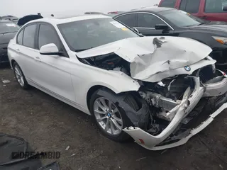 2016 BMW 3 Series 320i z VIN WBA8A9C55GK618602, wystawiony jako IAAI lot #41920328 z przebiegiem 100 624 mil mil oraz . Historia ofert i sprzedaży dostępna na DreamBid. Obrazek 1.