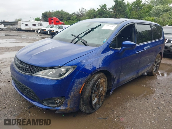 2018 Chrysler Pacifica Touring Plus with VIN 2C4RC1FG9JR228594, listed as a IAAI auction lot 42298327 with 85,685 mi miles and . Bid and sale history available at DreamBid. Image 2.