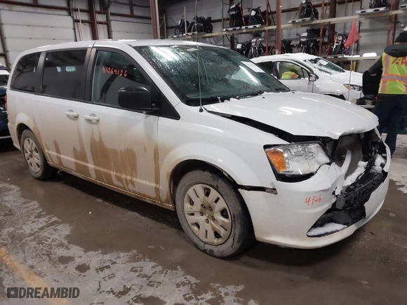 2018 Dodge Grand Caravan SE with VIN 2C4RDGBG0JR180361, listed as a IAAI auction lot 41064126 with 135,841 mi miles. Bid and sale history available at carsss.com. Image 1.