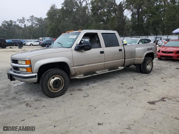 2000 Chevrolet C/K 3500 Crew Cab with VIN 1GCHK33J3YF436188, listed as a Copart auction lot 88408045 with NaN miles and Salvage Title. Bid and sale history available at carsss.com. Image 1.