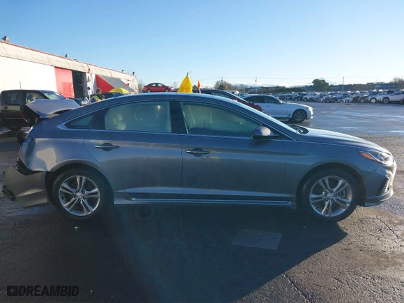 2019 Hyundai Sonata Sport with VIN 5NPE34AFXKH800205, listed as a IAAI auction lot 41227546 with 82,850 mi miles. Bid and sale history available at carsss.com. Image 13.