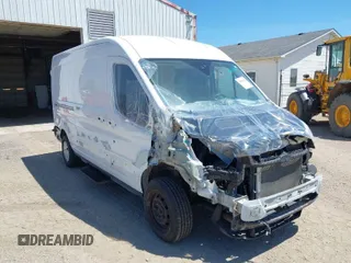2016 Ford Transit with VIN 1FTYE2CM2GKB48597, listed as a IAAI auction lot 39504635 with 206,433 mi miles. Bid and sale history available at carsss.com. Image 1.