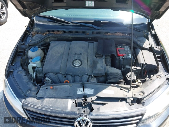 2012 Volkswagen Jetta Sedan SE w/Convenience & Sunroof with VIN 3VWDX7AJ4CM107290, listed as a IAAI auction lot 42142201 with 132,122 mi miles. Bid and sale history available at carsss.com. Image 10.
