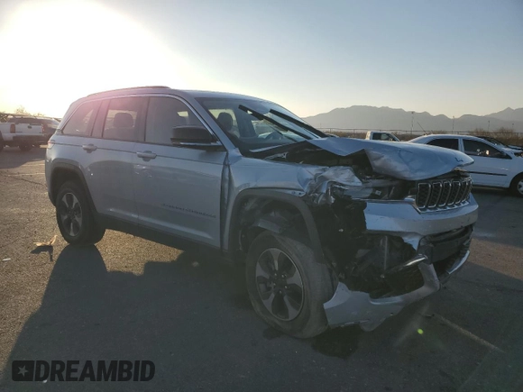 2023 Jeep Grand Cherokee 30th Anniversary z VIN 1C4RJYB64P8862699, wystawiony jako Copart lot #80784374 z przebiegiem 10 284 mil mil oraz Szkoda całkowita • Salvage title. Historia ofert i sprzedaży dostępna na DreamBid. Obrazek 4.