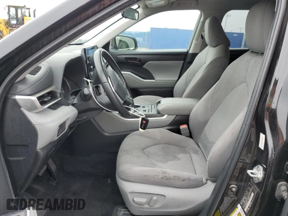 2022 Toyota Highlander LE z VIN 5TDBZRBH2NS181130, wystawiony jako Copart lot #51439145 z przebiegiem 80 927 mil mil oraz Czysty tytuł • Clean title. Historia ofert i sprzedaży dostępna na DreamBid. Obrazek 7.