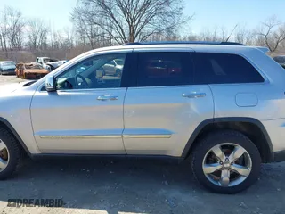2011 Jeep Grand Cherokee Limited with VIN 1J4RR5GT9BC510322, listed as a IAAI auction lot 42003802 with 211,684 mi miles. Bid and sale history available at carsss.com. Image 14.