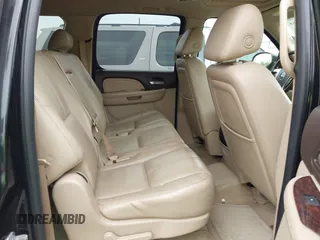 2007 GMC Yukon XL z VIN 1GKFK66877J397753, wystawiony jako IAAI lot #42271958 z przebiegiem 272 259 mil mil oraz . Historia ofert i sprzedaży dostępna na DreamBid. Obrazek 8.