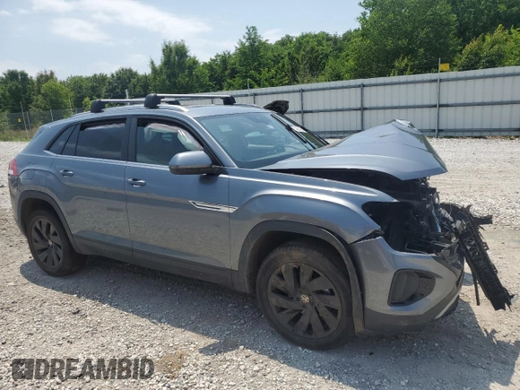 2024 Volkswagen Atlas SE z VIN 1V2JE2CA2RC211345, wystawiony jako Copart lot #58264535 z przebiegiem 48 905 mil mil oraz Szkoda całkowita • Salvage title. Historia ofert i sprzedaży dostępna na DreamBid. Obrazek 4.