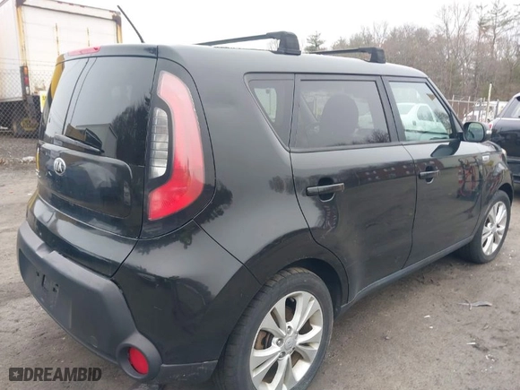 2014 Kia Soul + with VIN KNDJP3A59E7059011, listed as a IAAI auction lot 41930284 with 159,033 mi miles. Bid and sale history available at carsss.com. Image 4.