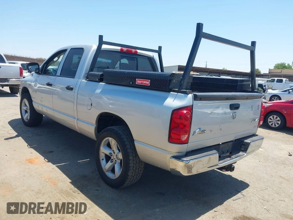 2008 Dodge 1500 SLT z VIN 1D7HU18208S623689, wystawiony jako IAAI lot #42402354 z przebiegiem 193 289 mil mil oraz . Historia ofert i sprzedaży dostępna na DreamBid. Obrazek 3.