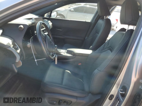 2024 Lexus UX 250h F Sport z VIN JTHB6JBHXR2160693, wystawiony jako Copart lot #53131285 z przebiegiem 40 938 mil mil oraz Szkoda całkowita • Salvage title. Historia ofert i sprzedaży dostępna na DreamBid. Obrazek 7.