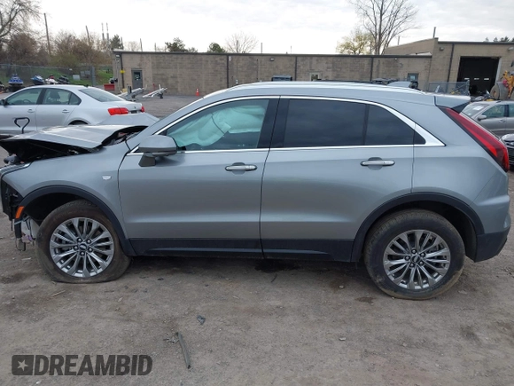 2025 Cadillac XT4 AWD Premium Luxury with VIN 1GYFZDR41SF131347, listed as a IAAI auction lot 42082199 with 9,416 mi miles and . Bid and sale history available at carsss.com. Image 15.