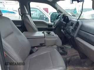 2019 Ford F-250 XL with VIN 1FT7W2A62KEC45366, listed as a IAAI auction lot 42549198 with 111,729 mi miles and . Bid and sale history available at DreamBid. Image 5.
