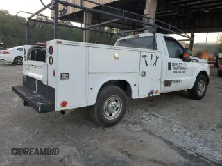 2014 Ford F-250 XL z VIN 1FDBF2A63EEB52351, wystawiony jako Copart lot #72956934 z przebiegiem 263 040 mil mil oraz Szkoda całkowita • Salvage title. Historia ofert i sprzedaży dostępna na DreamBid. Obrazek 3.