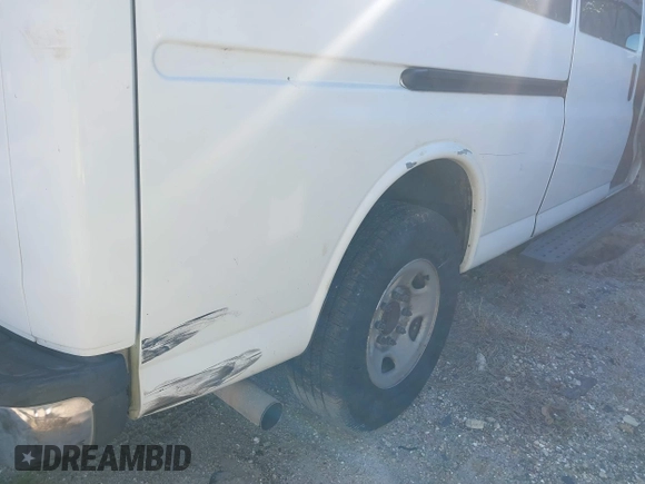 2006 Chevrolet Express Passenger with VIN 1GAHG39U961199535, listed as a IAAI auction lot 41718438 with 271,298 mi miles and . Bid and sale history available at DreamBid. Image 14.