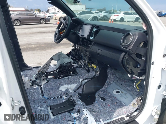 2023 Toyota Tacoma SR с VIN 3TMCZ5AN3PM649180, выставлен на аукционе IAAI как лот 42418511 с пробегом 11 275 миль миль и . История ставок и продаж доступна на DreamBid. Изображение 5.