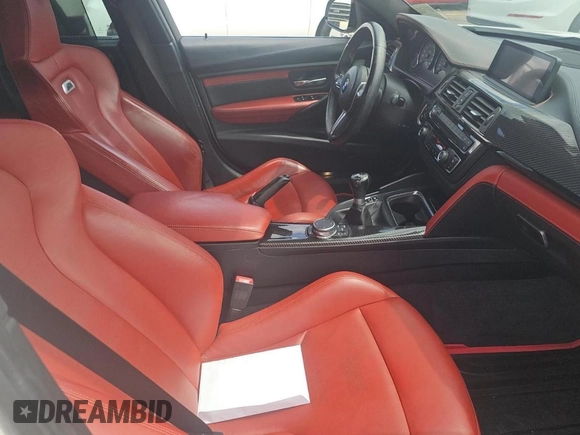 2015 BMW M3 z VIN WBS3C9C57FP803591, wystawiony jako Copart lot #59972975 z przebiegiem 183 051 mil mil oraz Czysty tytuł • Clean title. Historia ofert i sprzedaży dostępna na DreamBid. Obrazek 5.