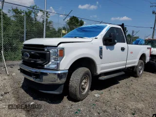 2020 Ford F-250 XL with VIN 1FTBF2B67LEE82722, listed as a Copart auction lot 61179985 with 39,464 mi miles and Salvage title. Bid and sale history available at DreamBid. Image 1.