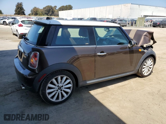 2010 MINI Hardtop with VIN WMWMF3C52ATZ62824, listed as a Copart auction lot 55175395 with 110,585 mi miles and Salvage Title. Bid and sale history available at DreamBid. Image 3.