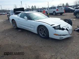 2000 Chevrolet Corvette with VIN 1G1YY22G7Y5105823, listed as a IAAI auction lot 41454549 with 21,184 mi miles. Bid and sale history available at carsss.com. Image 1.