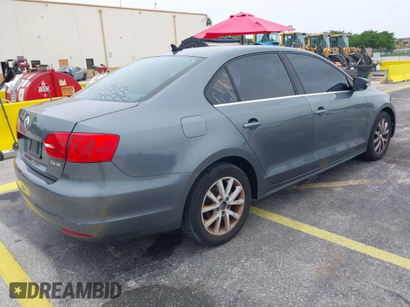 2013 Volkswagen Jetta SE with VIN 3VWDP7AJ7DM366924, listed as a IAAI auction lot 42436154 with 160,518 mi miles and . Bid and sale history available at DreamBid. Image 4.