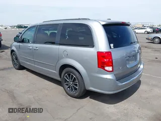2017 Dodge Grand Caravan GT z VIN 2C4RDGEG7HR700335, wystawiony jako IAAI lot #42214277 z przebiegiem 149 372 mil mil oraz . Historia ofert i sprzedaży dostępna na DreamBid. Obrazek 3.