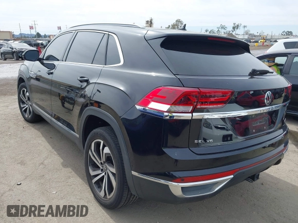 2021 Volkswagen Atlas SEL Premium with VIN 1V2TE2CA6MC220132, listed as a IAAI auction lot 41688148 with 57,249 mi miles and . Bid and sale history available at DreamBid. Image 3.