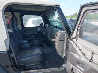 2000 Jeep Wrangler SE with VIN 1J4FA29P6YP791344, listed as a IAAI auction lot 42427688 with 184,549 mi miles and . Bid and sale history available at DreamBid. Image 5.