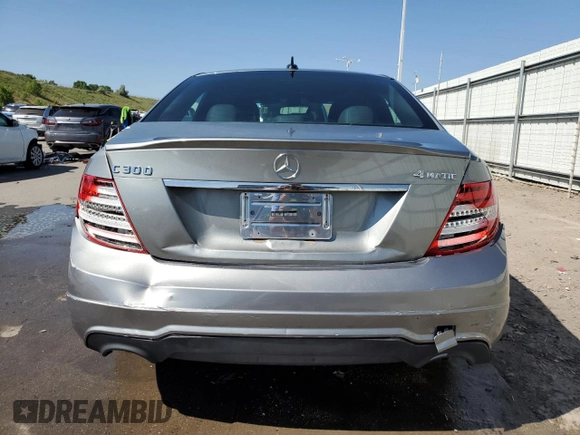 2013 Mercedes-Benz C 300 Sport с VIN WDDGF8AB8DR297960, выставлен на аукционе Copart как лот 61565455 с пробегом 72 818 миль миль и Списание • Salvage title. История ставок и продаж доступна на DreamBid. Изображение 6.