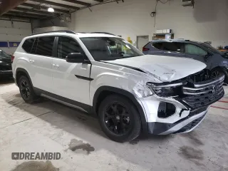 2024 Volkswagen Atlas Peak Edition SEL with VIN 1V2GR2CA7RC564002, listed as a Copart auction lot 85509344 with 111 mi miles and Salvage title. Bid and sale history available at DreamBid. Image 4.