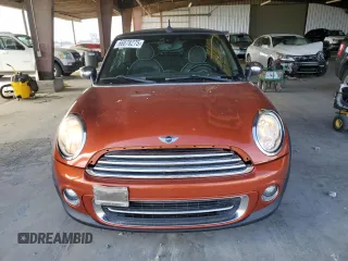 2011 MINI Convertible с VIN WMWZN3C59BTZ89481, выставлен на аукционе Copart как лот 66878275 с пробегом 161 303 миль миль и Чистый • Clean title. История ставок и продаж доступна на DreamBid. Изображение 5.