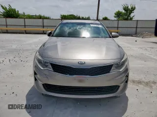 2016 Kia Optima LX z VIN 5XXGT4L34GG032381, wystawiony jako Copart lot #61913695 z przebiegiem 87 348 mil mil oraz Czysty tytuł • Clean title. Historia ofert i sprzedaży dostępna na DreamBid. Obrazek 5.