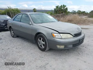 1998 Lexus ES 300 Luxury Sport Sdn with VIN JT8BF28G0W0108551, listed as a IAAI auction lot 41851110 with 325,482 mi miles. Bid and sale history available at carsss.com. Image 1.