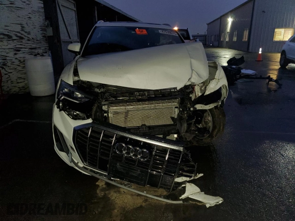 2024 Audi Q3 S line Premium z VIN WA1DECF35R1082556, wystawiony jako Copart lot #41539675 z przebiegiem Nie podano mil oraz Szkoda całkowita • Salvage title. Historia ofert i sprzedaży dostępna na DreamBid. Obrazek 5.