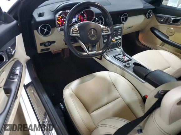 2017 Mercedes-Benz SLC 300 z VIN WDDPK3JA4HF141251, wystawiony jako Copart lot #71945714 z przebiegiem 47 165 mil mil oraz Szkoda całkowita • Salvage title. Historia ofert i sprzedaży dostępna na DreamBid. Obrazek 8.
