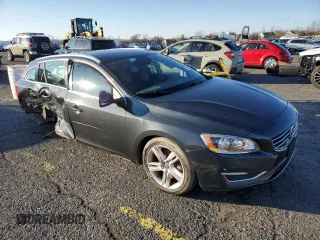 2015 Volvo V60 T5 Premier with VIN YV1612SK4F1221129, listed as a Copart auction lot 84653804 with 70,267 mi miles and Salvage Title. Bid and sale history available at carsss.com. Image 4.