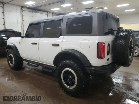 2024 Ford Bronco z VIN 1FMEE1BP7RLA56385, wystawiony jako Copart lot #50716535 z przebiegiem 6 120 mil mil oraz Czysty tytuł • Clean title. Historia ofert i sprzedaży dostępna na DreamBid. Obrazek 2.