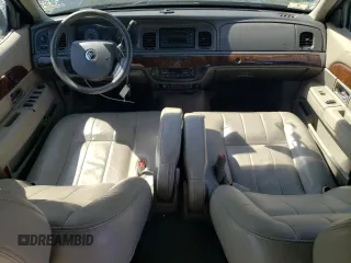 2010 Mercury Grand Marquis LS z VIN 2MEBM7FV8AX618001, wystawiony jako Copart lot #55382305 z przebiegiem 209 814 mil mil oraz Tytuł czysty. Historia ofert i sprzedaży dostępna na DreamBid. Obrazek 8.