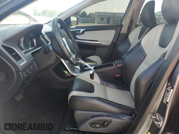 2017 Volvo XC60 Dynamic z VIN YV440MRR5H2107715, wystawiony jako Copart lot #60761085 z przebiegiem 162 810 mil mil oraz Czysty tytuł • Clean title. Historia ofert i sprzedaży dostępna na DreamBid. Obrazek 7.