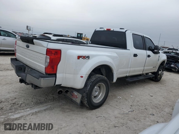 2022 Ford F-350 XL with VIN 1FT8W3DT5NEC61142, listed as a Copart auction lot 44922775 with 132,348 mi miles and Salvage Title. Bid and sale history available at DreamBid. Image 3.