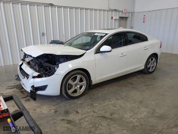 2012 Volvo S60 T5 with VIN YV1622FS6C2093764, listed as a Copart auction lot 50685645 with 182,372 mi miles and Salvage Title. Bid and sale history available at carsss.com. Image 1.