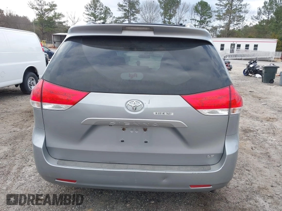 2011 Toyota Sienna LE AAS with VIN 5TDKK3DC3BS109139, listed as a IAAI auction lot 41715718 with 210,332 mi miles. Bid and sale history available at carsss.com. Image 16.