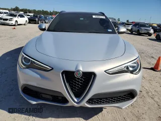 2022 Alfa Romeo Stelvio Veloce z VIN ZASPAKBN3N7D45240, wystawiony jako Copart lot #84031714 z przebiegiem 29 254 mil mil oraz Szkoda całkowita • Salvage title. Historia ofert i sprzedaży dostępna na DreamBid. Obrazek 5.