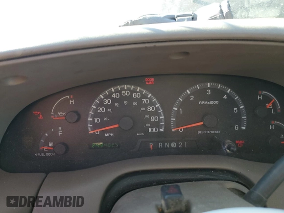 2000 Ford Expedition Eddie Bauer z VIN 1FMRU17L0YLA96669, wystawiony jako Copart lot #89027515 z przebiegiem 243 402 mil mil oraz Szkoda całkowita • Salvage title. Historia ofert i sprzedaży dostępna na DreamBid. Obrazek 9.
