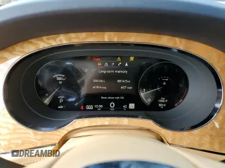 2022 Bentley Bentayga V8 z VIN SJAAM2ZV5NC016981, wystawiony jako Copart lot #43359514 z przebiegiem 8814 mil mil oraz . Historia ofert i sprzedaży dostępna na DreamBid. Obrazek 9.