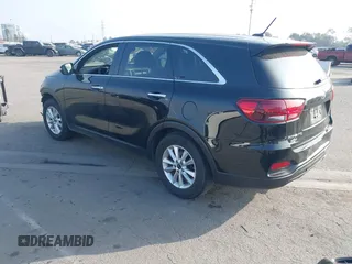 2019 Kia Sorento LX with VIN 5XYPG4A30KG583001, listed as a IAAI auction lot 41225400 with 77,881 mi miles. Bid and sale history available at carsss.com. Image 3.